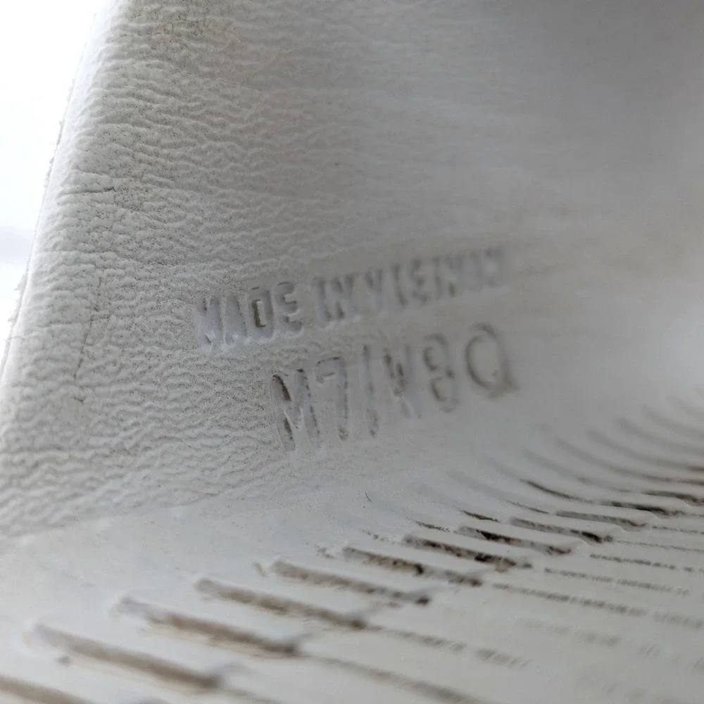 Sporty Athleisure Nike Slide Sandals White‎ Blue Swoosh Comfort Slides 7